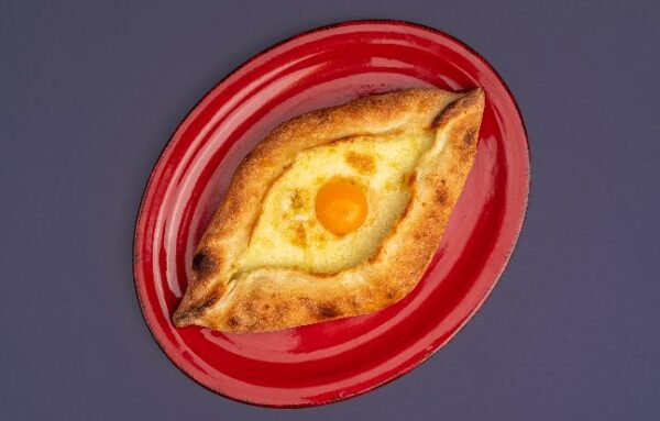 Khachapuri po-adzharski