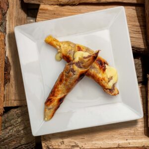 Хачапурі з м’ясом та сиром на мангалі