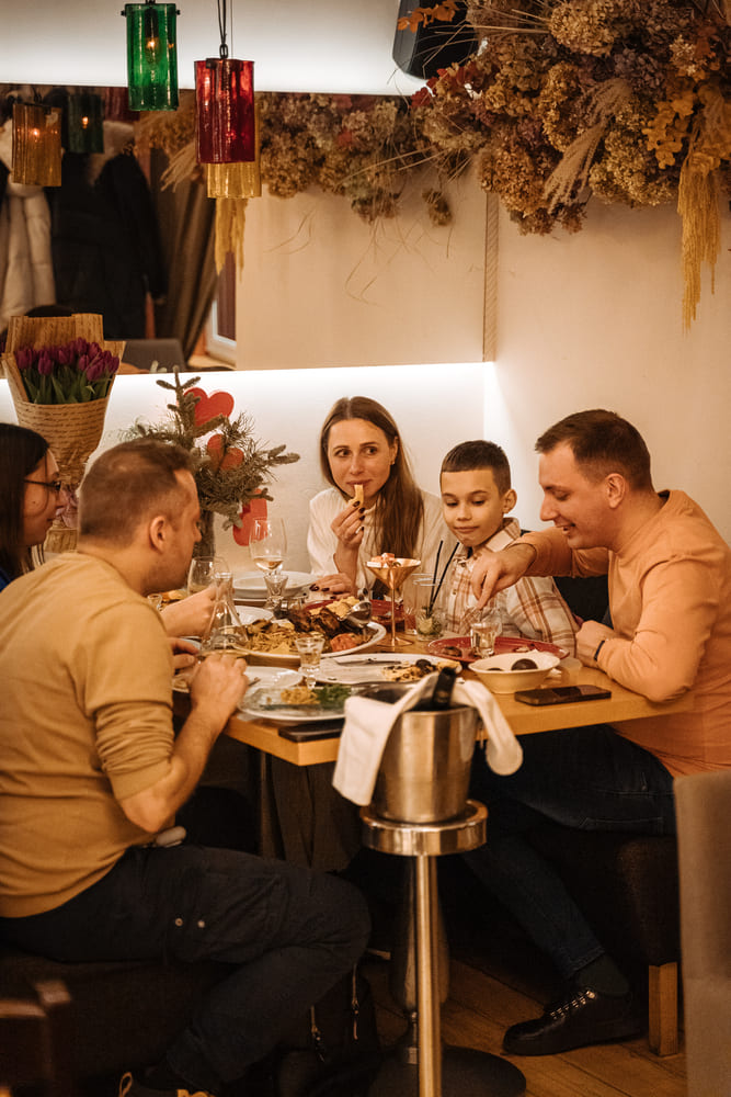 Застілля по-грузинськи і по-італійськи: у чому різниця атмосфери.